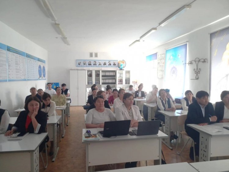 №68 жалпы орта білім беретін мектебінде педагогтердің тәжірибе алмасуына арналған маңызды іс-шара өтті.